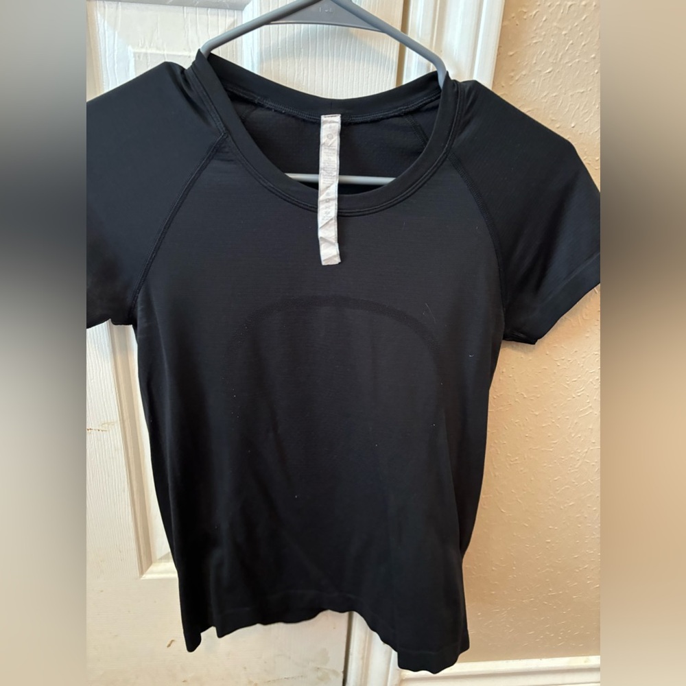 Lululemon black top